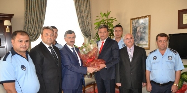 Belediye Zabıtalarından Vali Bektaş’a Ziyaret