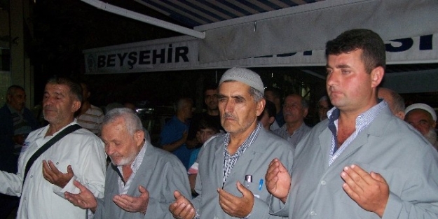 Beyşehir’de Hacılara Coşkulu Uğurlama