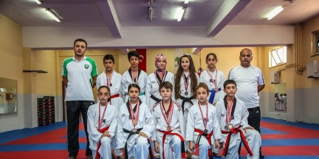 Şehitkamilli Minik Taekwandoculardan Büyük Başarı