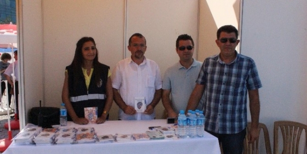 Edirne İl Emniyet Müdürlüğü’nden, Öğrencilere ‘güvenli Gelecek’ Broşürü Dağıtıldı