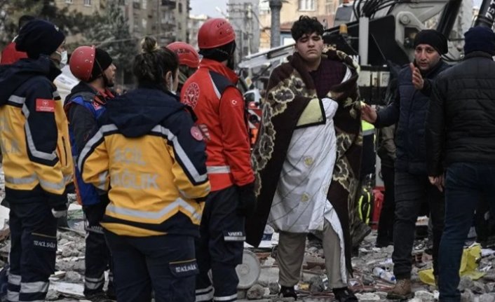 Deprem fırsatçıları iş başında! Otobüs bileti ve battaniyede fahiş fiyata inceleme