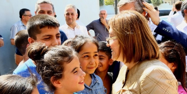 Şahin, Eğitime Destek Çalişmalarina Devam Ediyor