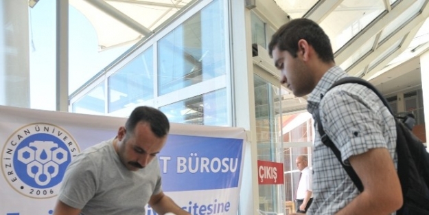 Erzincan Üniversitesi’nde Kayıt Heyecanı