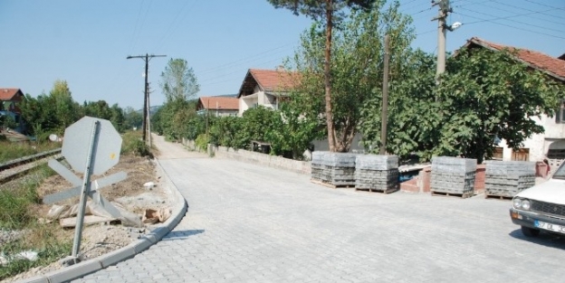 Çaycuma’da Mahallelere Parke Taşı Döşeniyor