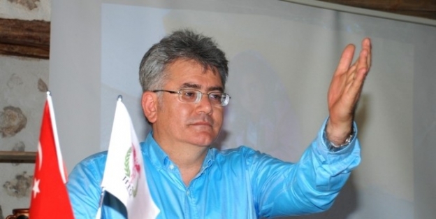 Prof. Dr. Mehmet Özalevli: "yakılan Anız Geleceği Karartıyor"