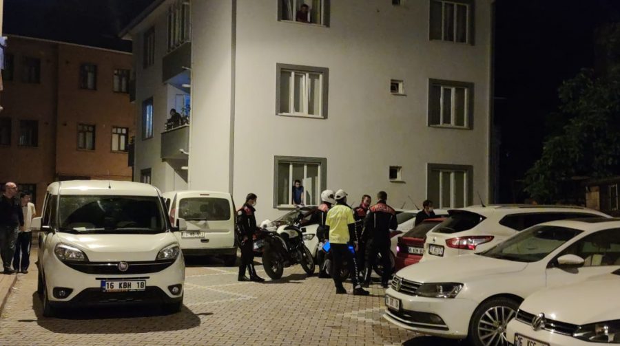 Bursa'da polisin 'dur' ihtarına uymadı, ortalığı birbirine kattı