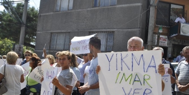 Ayvacık’ta Yıkım Kararı Alınan Sahildeki Binaların Sahiplerinden Protesto