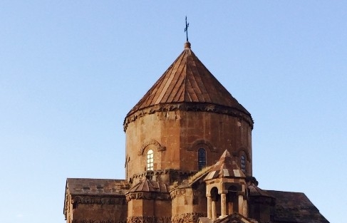 Akdamar Adası’ndaki Ayine Doğru