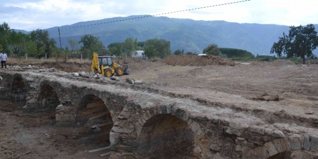 Tarihi Köprüye Restorasyon