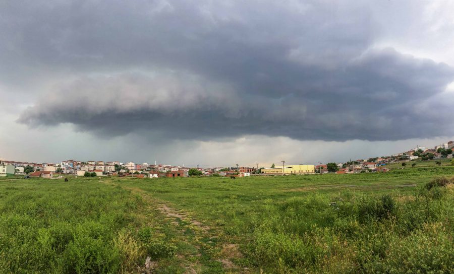 Bursa'da, yağmur bulutu manzarası şaşırttı