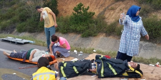 Kandıra Yolu’nda Feci Kaza: 2 Ölü, 13 Yaralı