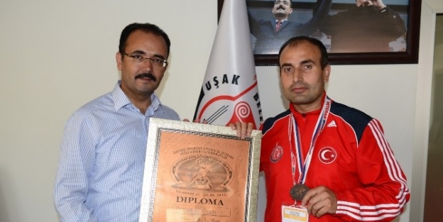 Uşaklı Güreşçi Dünya 3.’sü Oldu