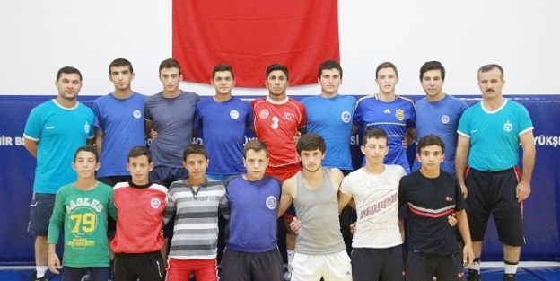 Ankara Ve Osmaniyeli Güreşçiler Kocaeli’de Güreşecek