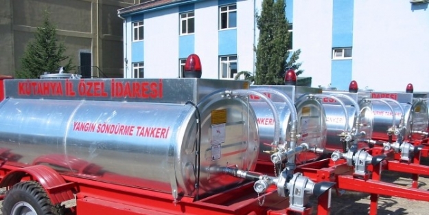 Köye Dönüşen Eski Beldelere Yangın Tankeri İle Çöp Konteyneri Dağıtıldı