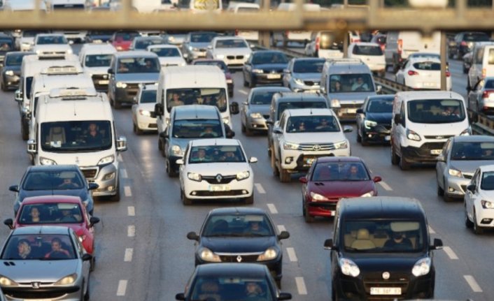 Trafiğe çıkacaklar dikkat! O yollar...