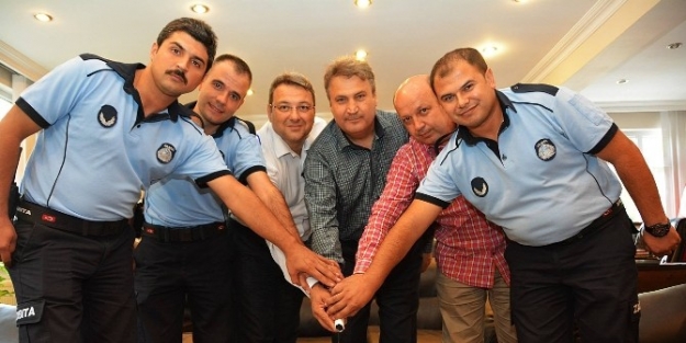 Yunusemre Zabıtası’ndan Çifte Kutlama