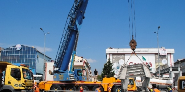 Üst Geçit Kazası Sonrası Gözler Damperli Kamyonlara Çevrildi