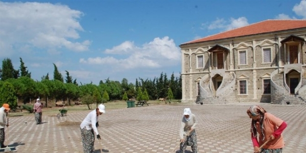 Okullarda Temizlik Çalişmalari