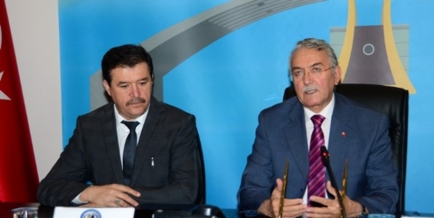 Esogü İle Eskişehir İl Milli Eğitim Müdürlüğü Arasında Eğitim İşbirliği Protokolü İmzalandi