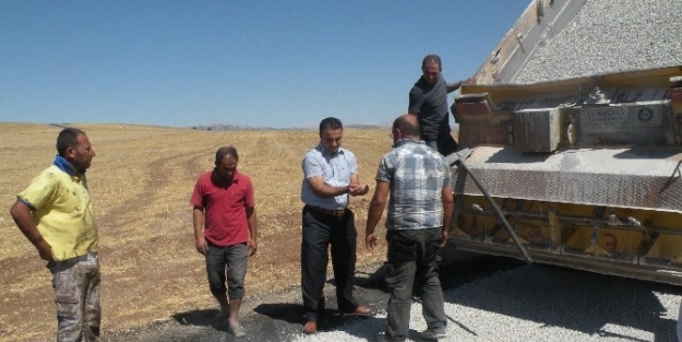 Gölbaşı İlçesinde Bozulan Köy Yolları Yapılıyor