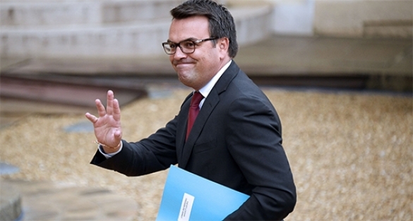 Ticaret bakanı istifa etti!