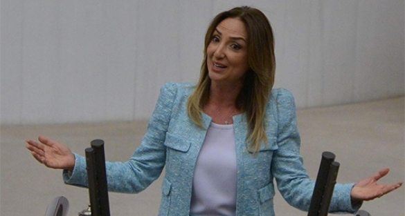 Aylin Nazlıaka Seda Sayan gerginliği büyüyor