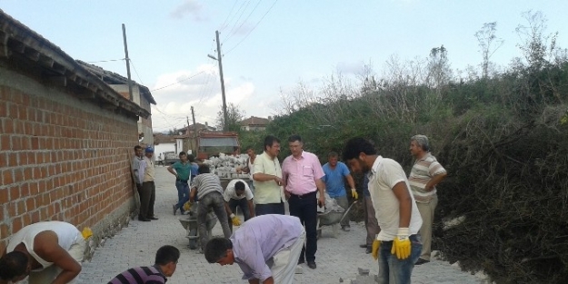 Çan’da Köy İçi Yollarına Kilit Parke Taşı Döşeniyor