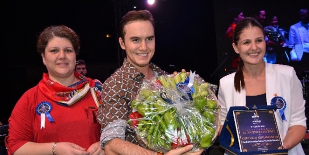 Mustafa Ceceli Coşturdu