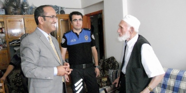 Polislerden “kahraman Dede”ye Ziyaret