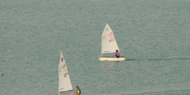 30 Ağustos Yelken Ve Masa Tenisi Zafer Kupası Yarışmaları
