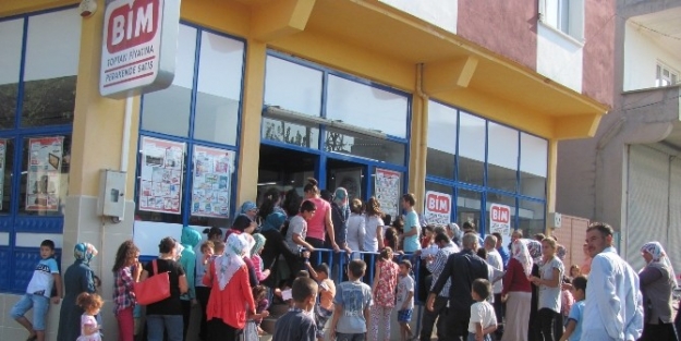 Ucuz Kırtasiyeye Yoğun İlgi