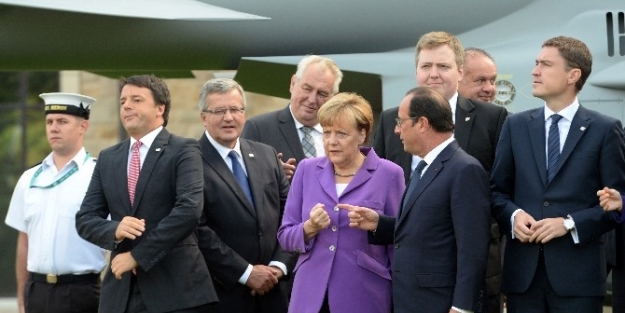 Liderler Nato Zirvesinde Savaş Uçaklarının Gösterisini İzledi