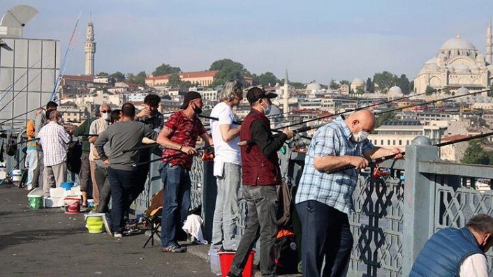 Galata Köprüsü'ne akın ettiler