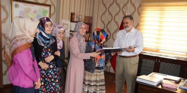 Gözleri Görmeden Kur’an-ı Kerimi Okumayı Öğrendiler