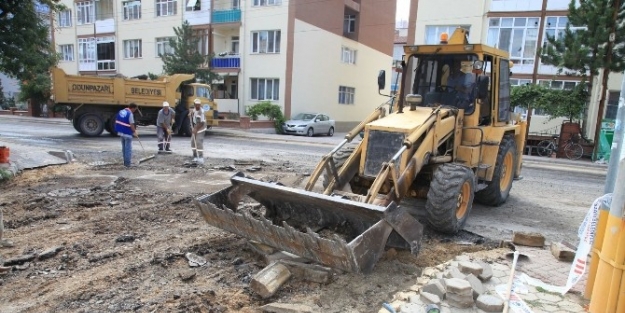 Çarşamba Pazarı Çevresi Yenileniyor