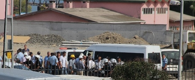 Otel İnşaatinda İşçiler Arasında Kavga: 2 Yaralı