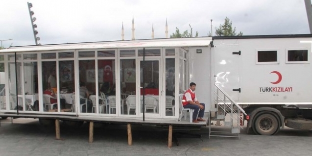 Kızılay, Optimum’da Kan Bağışı Toplamaya Devam Ediyor