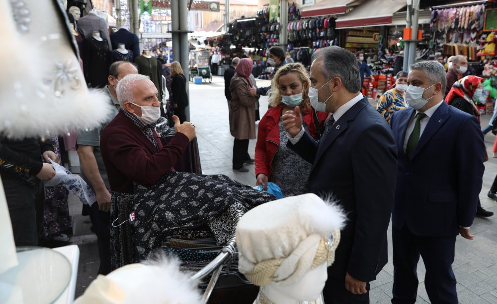 Bursa tarihi çarşıda yüzler gülüyor