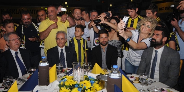 Fenerbahçe'de şampiyonluk kutlamaları devam ediyor!