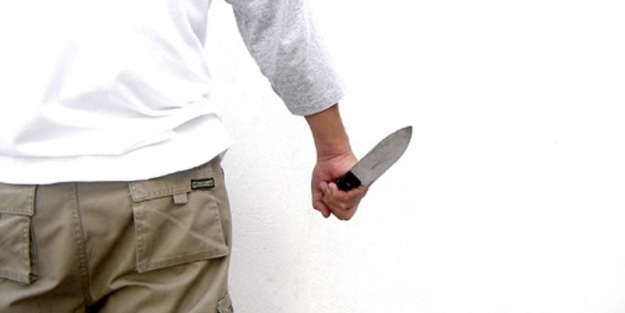 Savunma Bakanı'na bıçaklı mektup