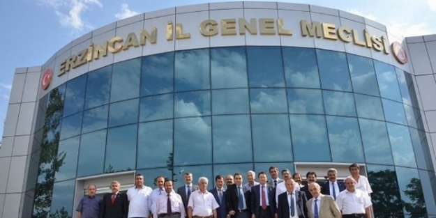 Vali Akdemir İl Genel Meclis Üyeleri İle Yapılan Çalişmalari Değerlendirdi