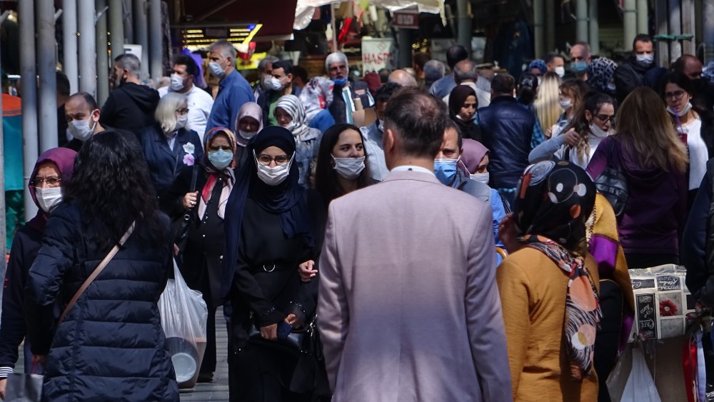 Bursalılar tarihi mekanlarda çay içmeyi özlemiş