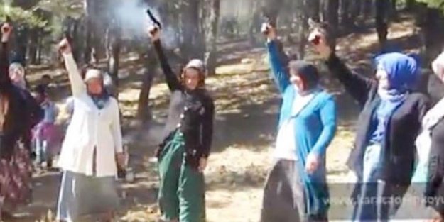 Köy şenliğinde kadınlardan silah şov!