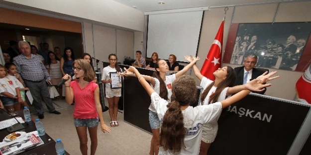 Karşıyaka Meclisi’nde ’’sarı Gelin’’li Dostluk Mesajları