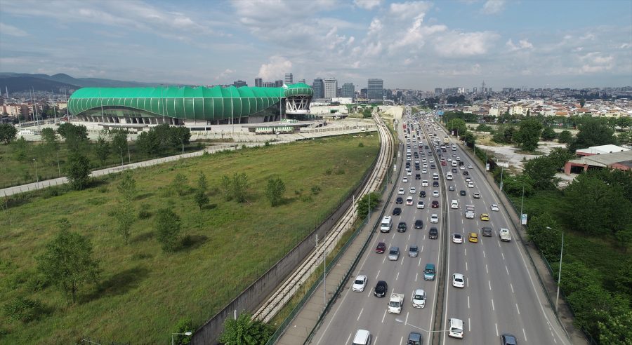 Yeni normal başladı! Bursa'da trafik kilit!