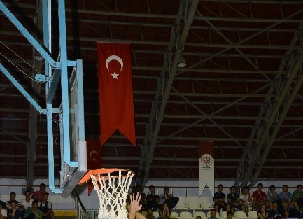Altıeylül Belediyesi’nden "kurtuluş Kupası"