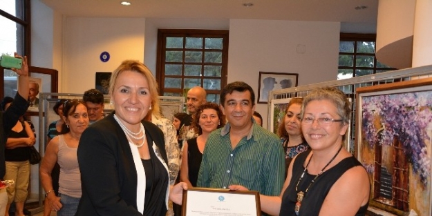 Yeni Sergisiyle Urla Akm Çiçek Açtı