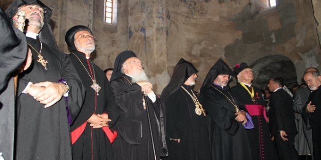 Akdamar'da yapılan Ermeni ayini sona erdi