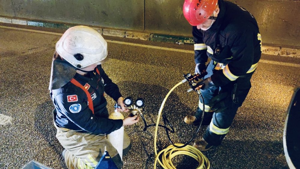 Bursa'da takla atan otomobilden burnu kanamadan çıktı