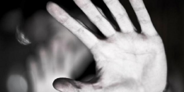 Kocalarının yanında tecavüz ettiler!